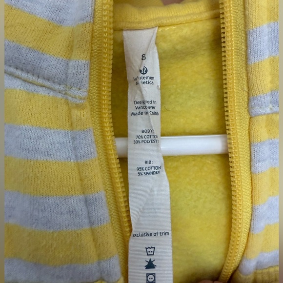 Lululemon Scuba Hoodie size 8 - Picture 3 of 5